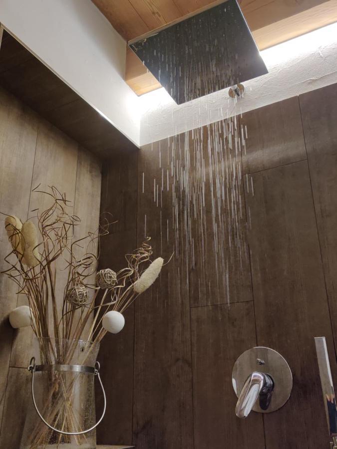 Ferienwohnung Au Fond Du Bourg Aosta Exterior foto